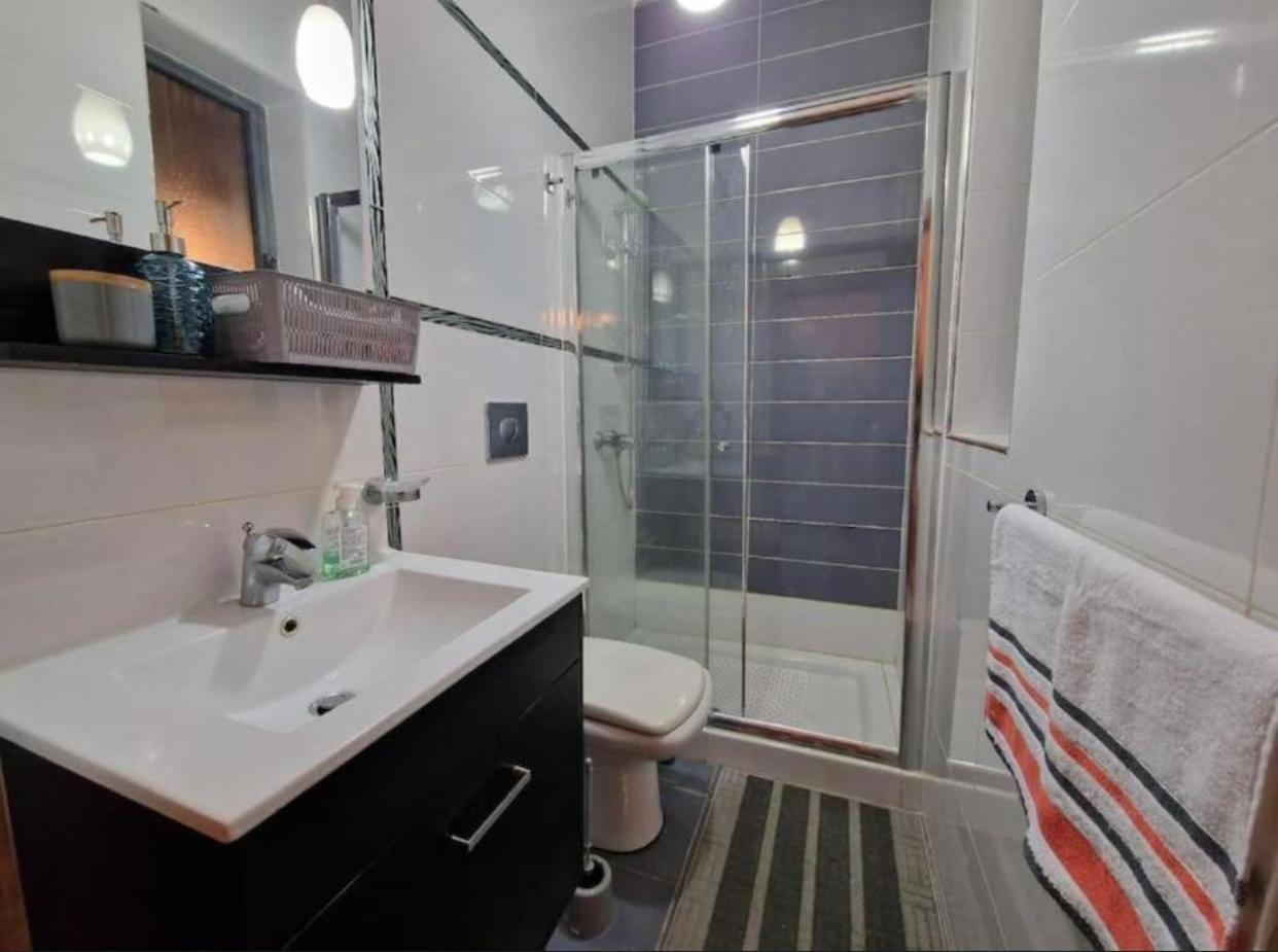 Bugibba Central Modern Apartment St. Paul's Bay Exterior photo