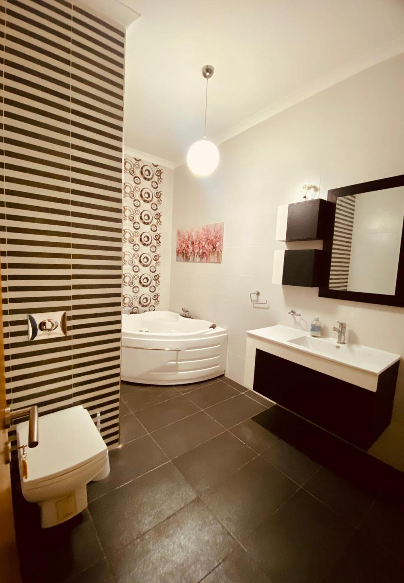 Bugibba Central Modern Apartment St. Paul's Bay Exterior photo